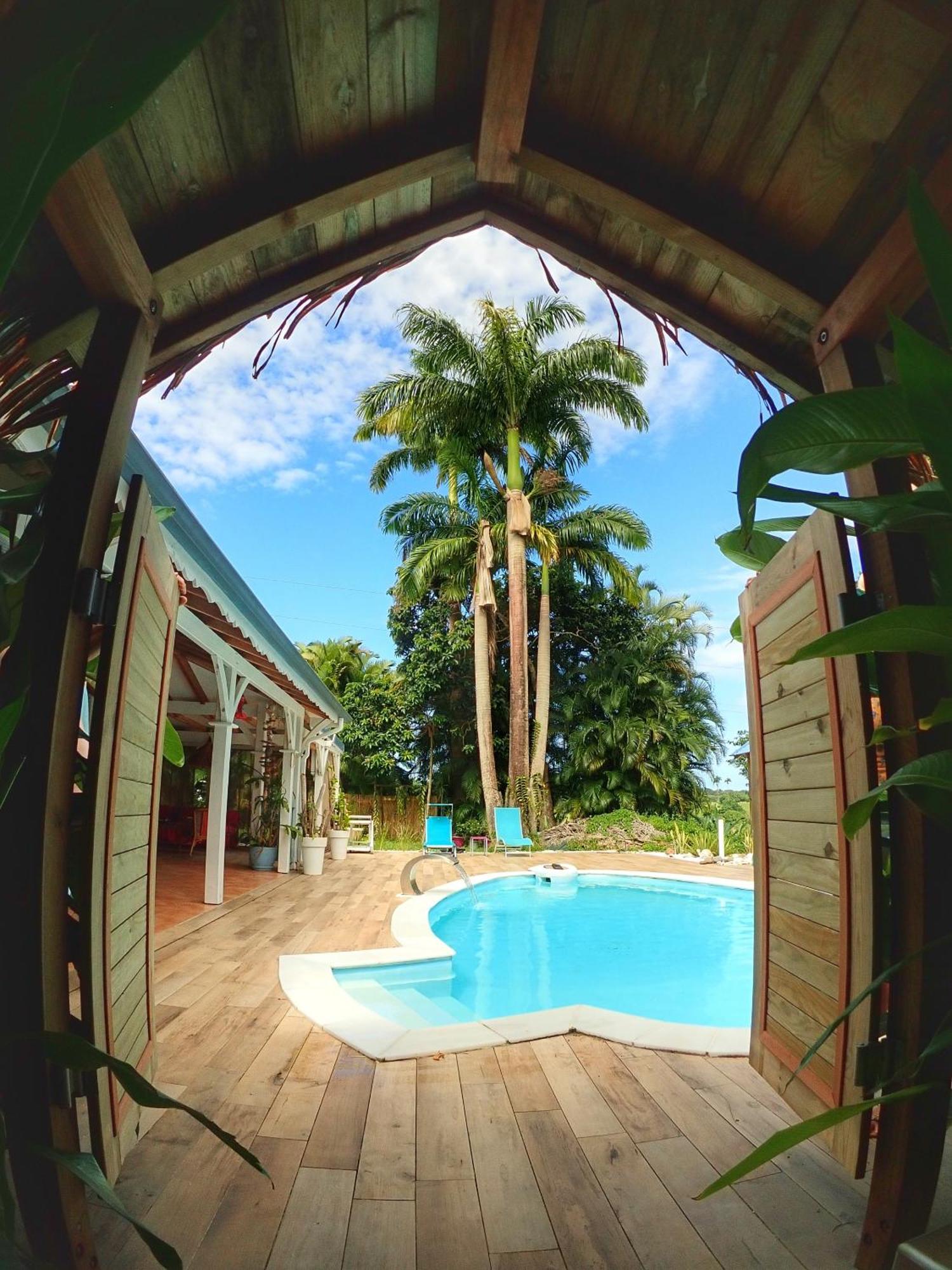 סנט-רוז Gite Kaz A Topaze, Piscine, Jardin Tropical מראה חיצוני תמונה